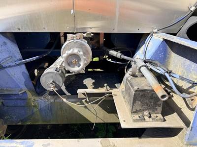 1980 Fruehauf Stainless Steel Non Code Tank Trailer - Tandem Axle, Spring
