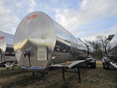 Polar 7000 Gallon Stainless Steel Non Code Tank Trailer - Tandem Axle, Spring