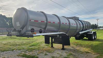 Polar 5600 Gallon Stainless Steel Non Code Tank Trailer - Tandem Axle, Air Ride