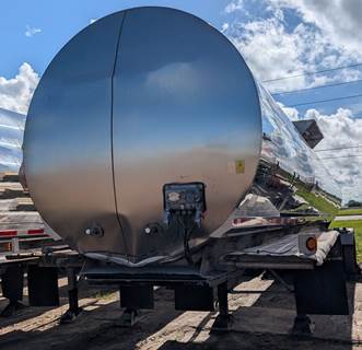 2002 Walker Non Code Tank Trailer