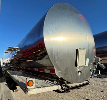 2011 Walker Non Code Tank Trailer