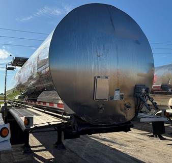 2011 Walker Non Code Tank Trailer