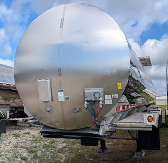 2011 Walker Non Code Tank Trailer