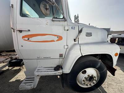 1981 Ford F-700 2770 Gallon Propane Truck - Manual