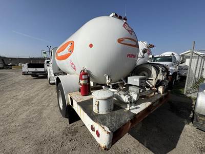 1981 Ford F-700 2770 Gallon Propane Truck - Manual