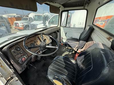 1981 Ford F-700 2770 Gallon Propane Truck - Manual
