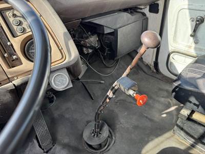 1981 Ford F-700 2770 Gallon Propane Truck - Manual