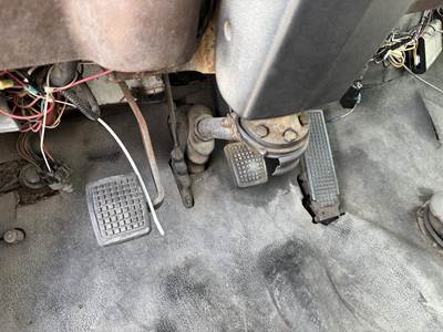 1981 Ford F-700 2770 Gallon Propane Truck - Manual