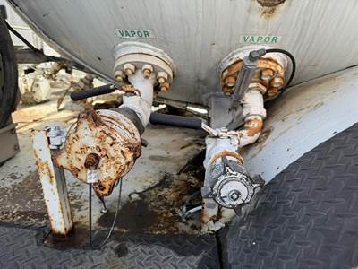 1981 Ford F-700 2770 Gallon Propane Truck - Manual