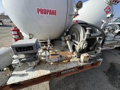 1981 Ford F-700 2770 Gallon Propane Truck - Manual