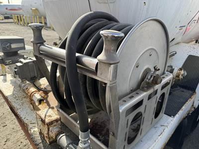 1981 Ford F-700 2770 Gallon Propane Truck - Manual