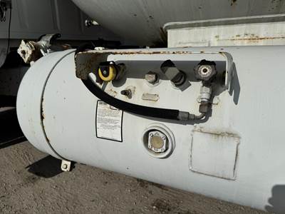 1981 Ford F-700 2770 Gallon Propane Truck - Manual