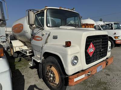 Ford F-700 2750 Gallon Propane Truck - Automatic