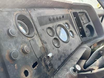 1981 Ford F-700 2750 Gallon Propane Truck - Automatic