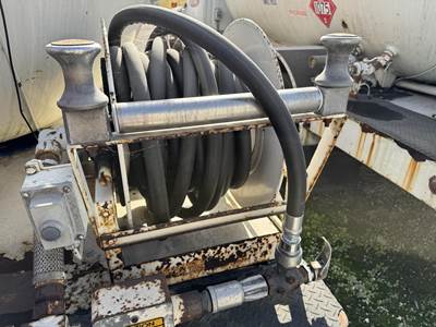 1981 Ford F-700 2750 Gallon Propane Truck - Automatic