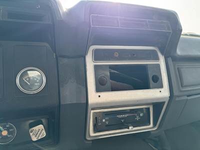 1986 Ford F-700 2790 Gallon Propane Truck - Manual