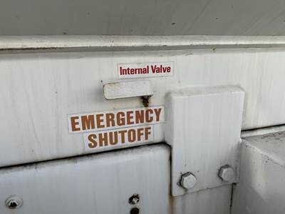 1986 Ford F-700 2790 Gallon Propane Truck - Manual