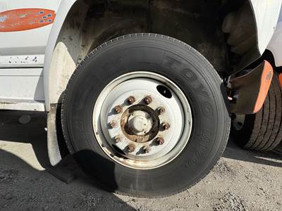1986 Ford F-700 2790 Gallon Propane Truck - Manual