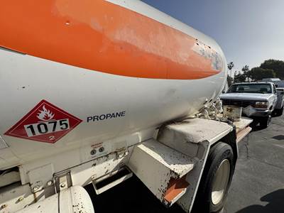 1992 Ford F-700 2750 Gallon Propane Truck - Automatic