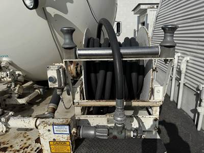 1992 Ford F-700 2750 Gallon Propane Truck - Automatic