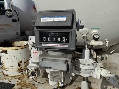 1992 Ford F-700 2750 Gallon Propane Truck - Automatic
