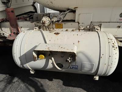 1992 Ford F-700 2750 Gallon Propane Truck - Automatic