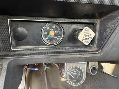 1992 Ford F-700 2750 Gallon Propane Truck - Automatic