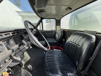1992 Ford F-700 2750 Gallon Propane Truck - Automatic