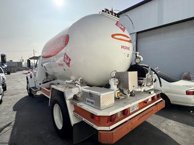 1996 Ford F-700 3000 Gallon Propane Truck - Manual