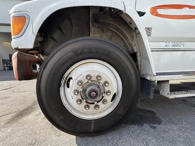 1996 Ford F-700 3000 Gallon Propane Truck - Manual
