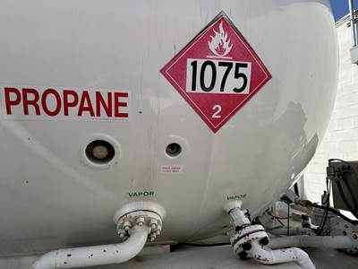 1996 Ford F-700 3000 Gallon Propane Truck - Manual