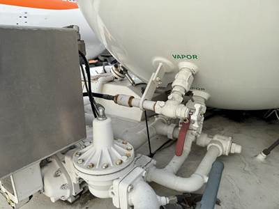 1996 Ford F-700 3000 Gallon Propane Truck - Manual