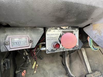 1996 Ford F-700 3000 Gallon Propane Truck - Manual
