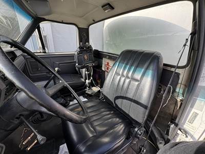 1996 Ford F-700 3000 Gallon Propane Truck - Manual