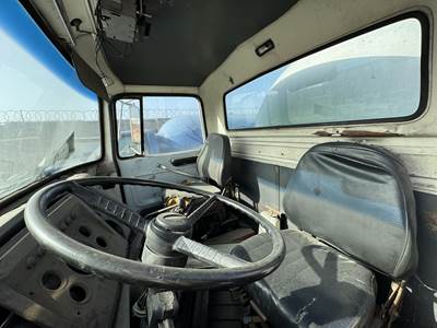 1984 Ford F-800 2750 Gallon Propane Truck - Manual