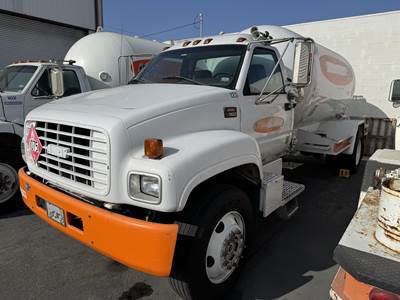 GMC 7500 3000 Gallon Propane Truck - Manual