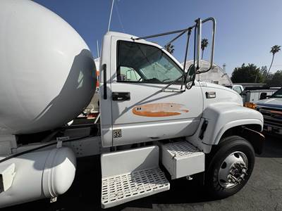 2000 GMC 7500 3000 Gallon Propane Truck - Manual