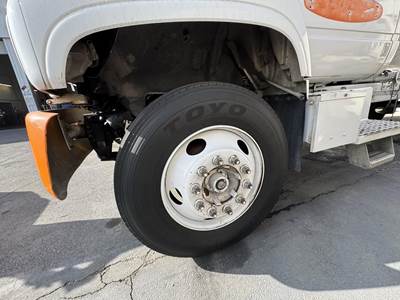 2000 GMC 7500 3000 Gallon Propane Truck - Manual