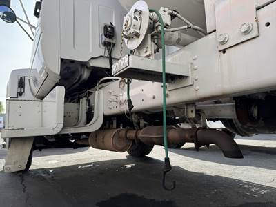 2000 GMC 7500 3000 Gallon Propane Truck - Manual