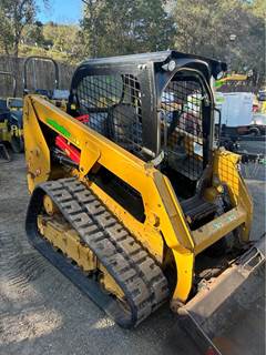 2017 Caterpillar 239D Skid Steer - Bucket (Located in California)