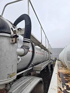 2011 Acro 165 BBL / ALUMINUM / TANDEM AXLE Vacuum Tank Trailer