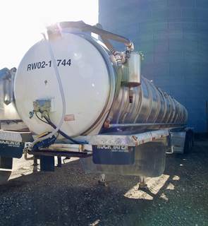 CENTURY TANK & TRAILER 49ft Tri Axle Stainless Steel Vacuum Tank Trailer - Air Ride, Fixed Spread Axle