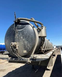 2015 Century 185 BBL / STAINLESS STEEL / TRI AXLE Vacuum Tank Trailer
