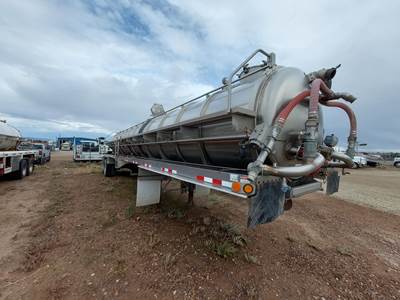 Polar Tandem Axle Stainless Steel Vacuum Tank Trailer - Air Ride, Fixed Axle