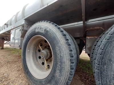 2018 Polar Tandem Axle Stainless Steel Vacuum Tank Trailer - Air Ride, Fixed Axle