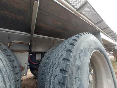 2018 Polar Tandem Axle Stainless Steel Vacuum Tank Trailer - Air Ride, Fixed Axle