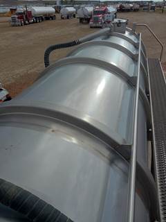 2018 Polar Tandem Axle Stainless Steel Vacuum Tank Trailer - Air Ride, Fixed Axle