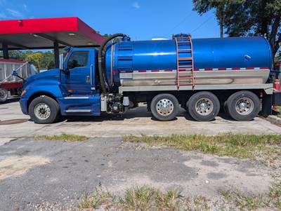 International LT Tri Axle Vacuum Truck - Cummins, Automatic