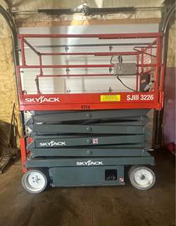 2015 Skyjack 3226 Scissor Lift