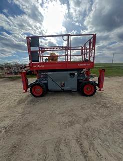 2015 Skyjack 6826 Scissor Lift
